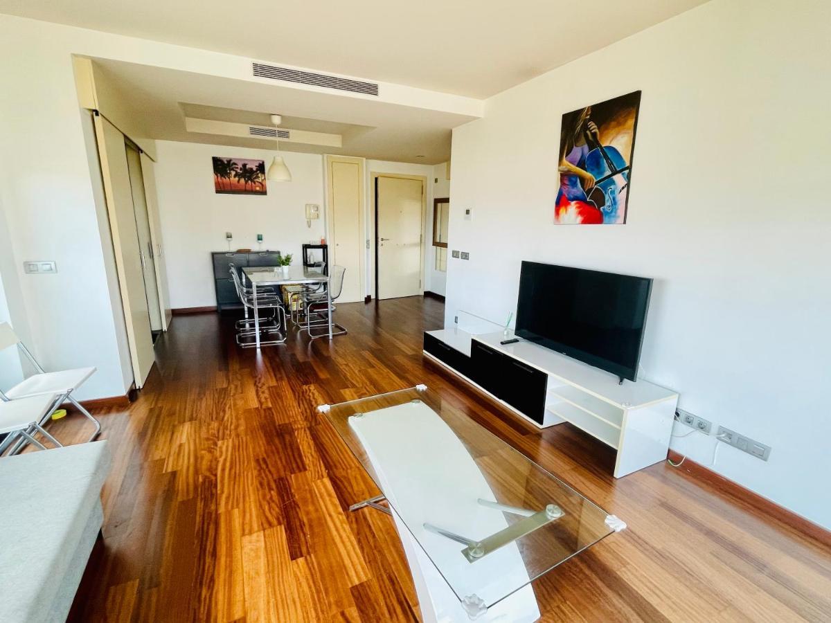 Forum De Barcelona Sea View Apartment With Garage Parking Sant Adria de Besos Bagian luar foto